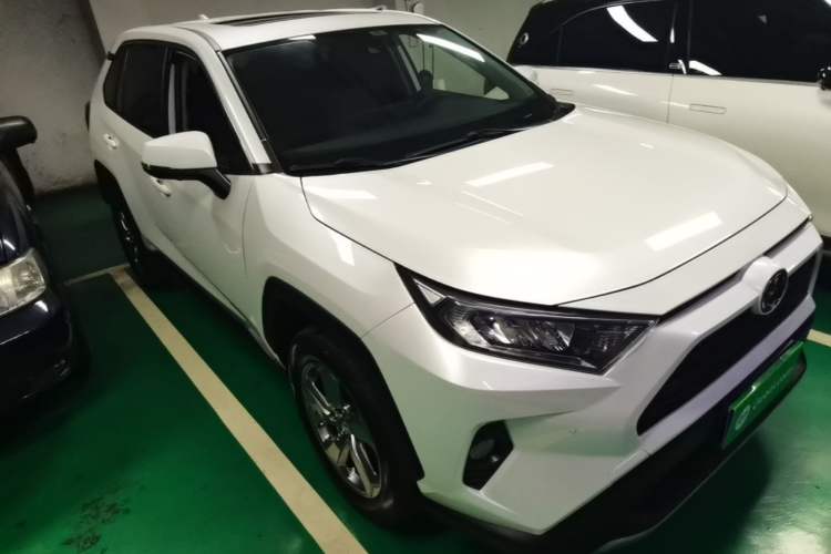 Used Toyota RAV4 2022 2.0L CVT Two-Wheel Drive Fashion Plus Edition Front Right 45 Deg