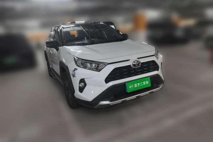 Used Toyota RAV4 2022 2.0L CVT 4x4 Style Plus Edition Front Right 45 Deg