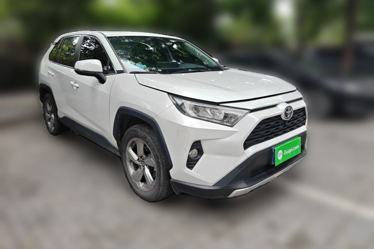 Used Toyota RAV4 2022 2.0L CVT Two-Wheel Drive Fashion Edition Front Right 45 Deg