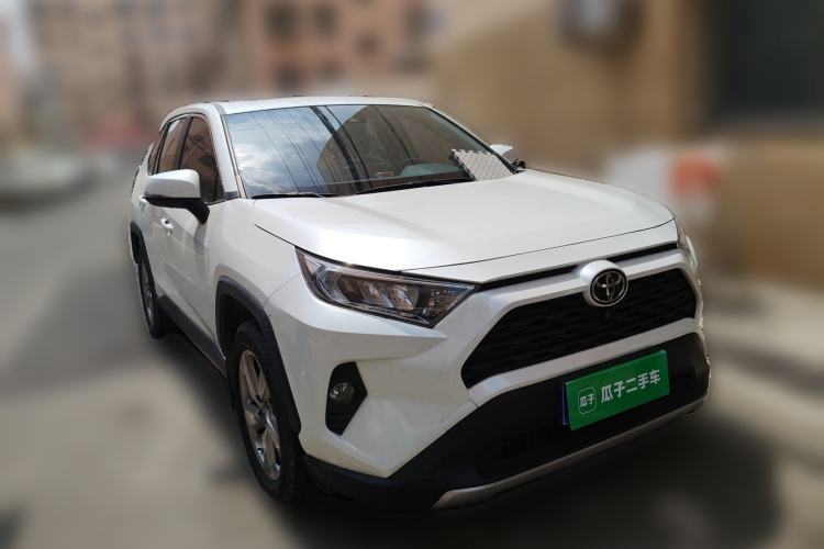 Used Toyota RAV4 2022 2.0L CVT Two-Wheel Drive Fashion Edition Front Right 45 Deg