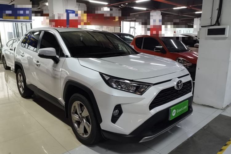 Used Toyota RAV4 2022 2.0L CVT Two-Wheel Drive Fashion Edition Front Right 45 Deg