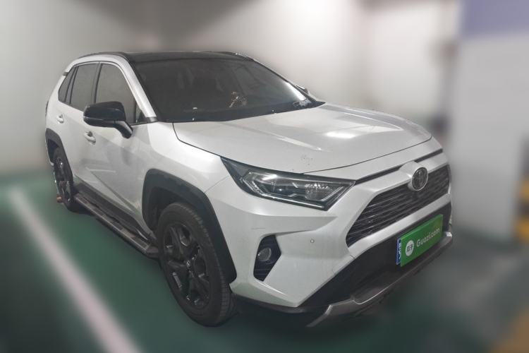 Used Toyota RAV4 2022 2.0L CVT Four-Wheel Drive Premium Edition Front Right 45 Deg