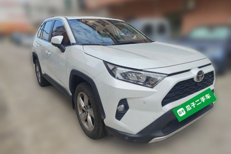 Used Toyota RAV4 2022 2.0L CVT Two-Wheel Drive Fashion Plus Edition Front Right 45 Deg