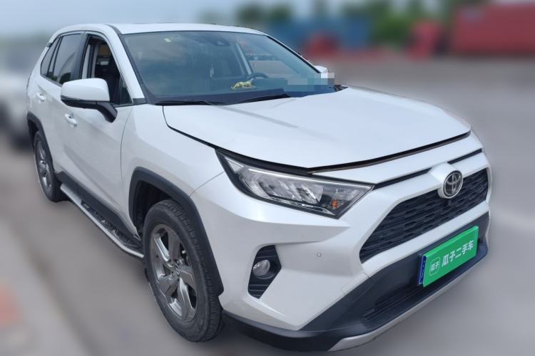 Used Toyota RAV4 2022 2.0L CVT Two-Wheel Drive Fashion Plus Edition Front Right 45 Deg