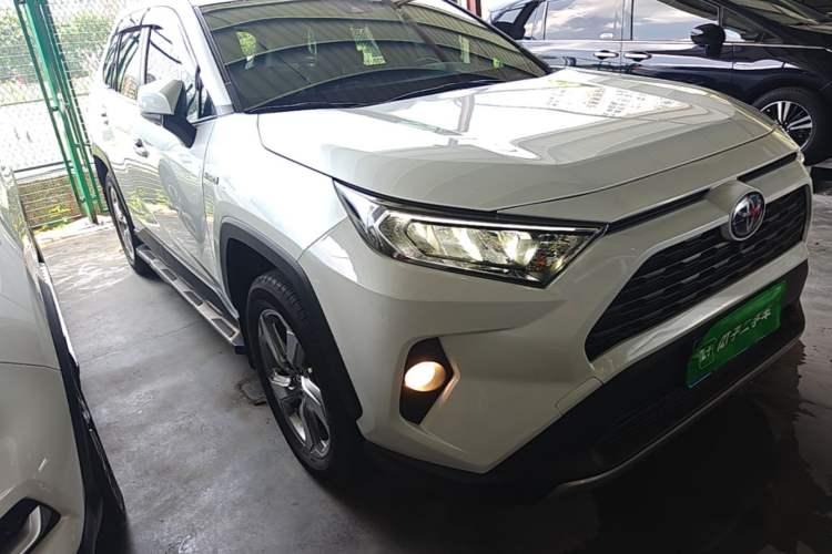 Used Toyota RAV4 2022 Dual-Engine 2.5L E-CVT Two-Wheel Drive Elite Edition Front Right 45 Deg