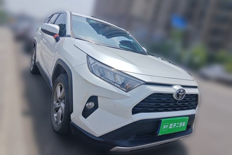 Used Toyota RAV4 2022 2.0L CVT Two-Wheel Drive Fashion Plus Edition Front Right 45 Deg