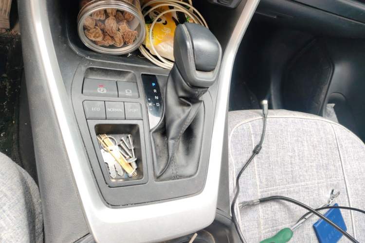 Used Toyota RAV4 2022 2.0L CVT Two-Wheel Drive Fashion Edition Gear Lever