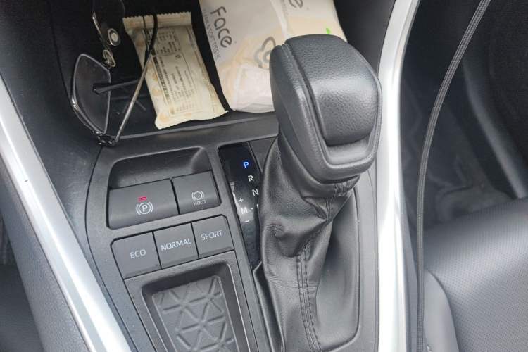Used Toyota RAV4 2022 2.0L CVT Two-Wheel Drive Urban Edition Gear Lever