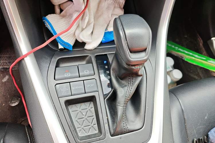 Used Toyota RAV4 2022 2.0L CVT Two-Wheel Drive Urban Edition Gear Lever
