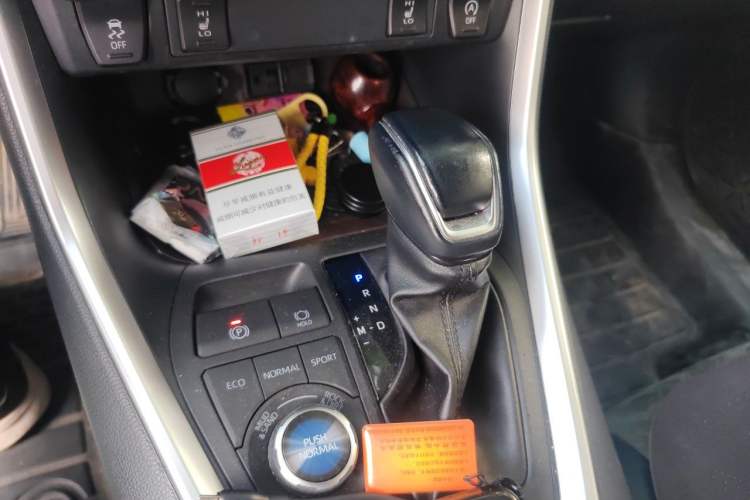 Used Toyota RAV4 2022 2.0L CVT Four-Wheel Drive Premium Edition Gear Lever