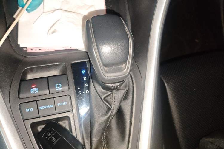 Used Toyota RAV4 2022 Dual-Engine 2.5L E-CVT Two-Wheel Drive Elite Edition Gear Lever