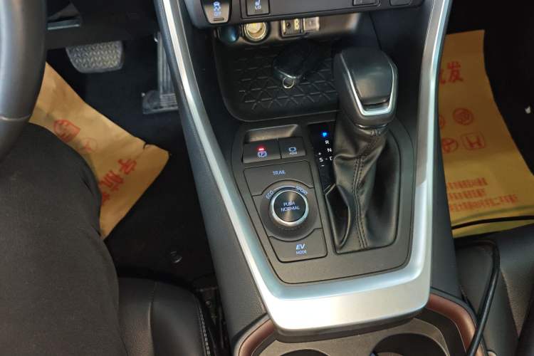 Used Toyota RAV4 2022 Dual-Engine 2.5L E-CVT Four-Wheel Drive Elite Plus Edition Gear Lever