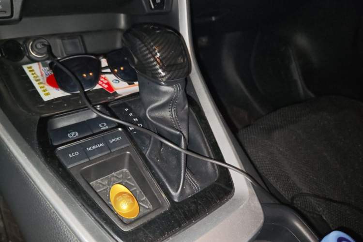 Used Toyota RAV4 2022 2.0L CVT Two-Wheel Drive Urban Edition Gear Lever