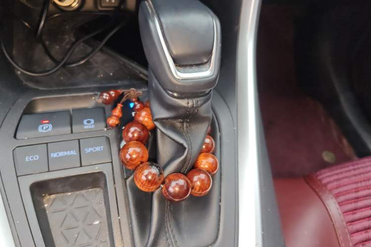 Used Toyota RAV4 2022 2.0L CVT Two-Wheel Drive Fashion Plus Edition Gear Lever