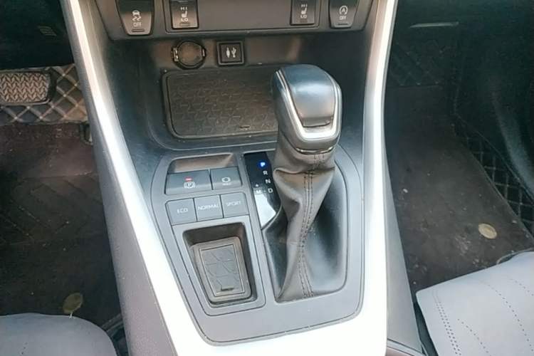 Used Toyota RAV4 2022 2.0L CVT Two-Wheel Drive Fashion Plus Edition Gear Lever