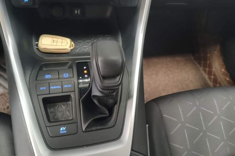 Used Toyota RAV4 2022 Dual-Engine 2.5L E-CVT Two-Wheel Drive Elite Edition Gear Lever