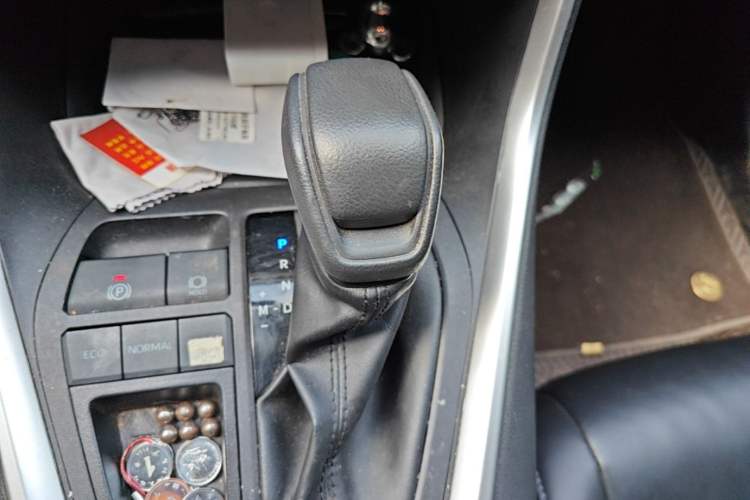 Used Toyota RAV4 2022 2.0L CVT Two-Wheel Drive Urban Edition Gear Lever