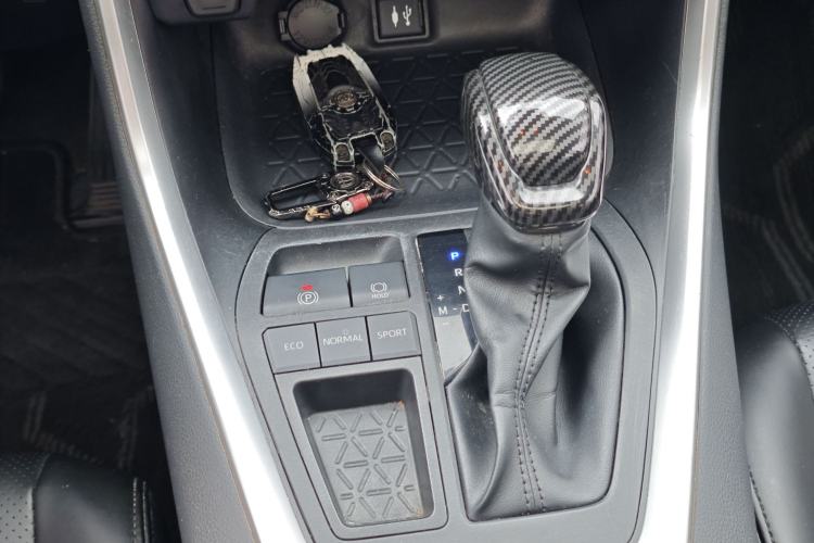Used Toyota RAV4 2022 2.0L CVT Two-Wheel Drive Fashion Edition Gear Lever