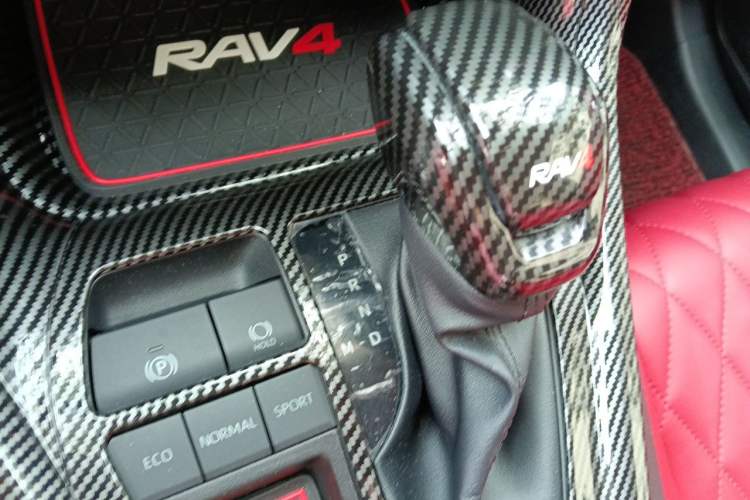 Used Toyota RAV4 2022 2.0L CVT Two-Wheel Drive Fashion Edition Gear Lever