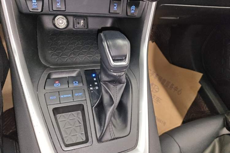 Used Toyota RAV4 2022 2.0L CVT Two-Wheel Drive Fashion Plus Edition Gear Lever