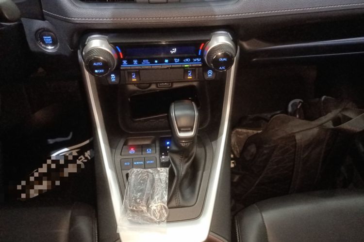 Used Toyota RAV4 2022 2.0L CVT Two-Wheel Drive Fashion Plus Edition Gear Lever