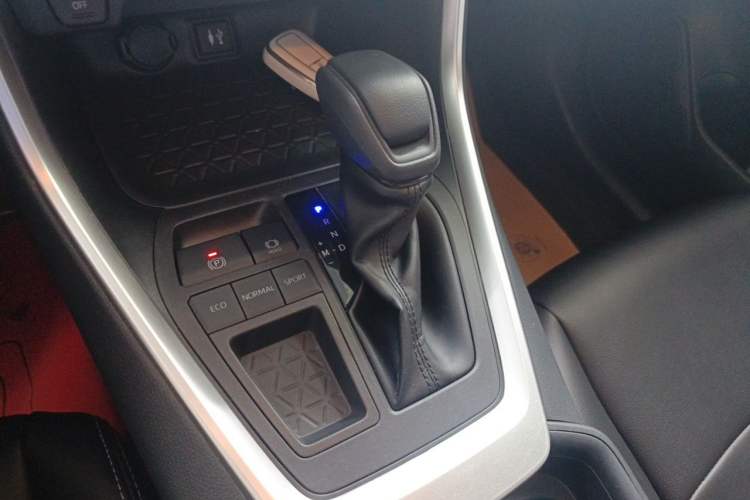 Used Toyota RAV4 2022 2.0L CVT Two-Wheel Drive Fashion Edition Gear Lever