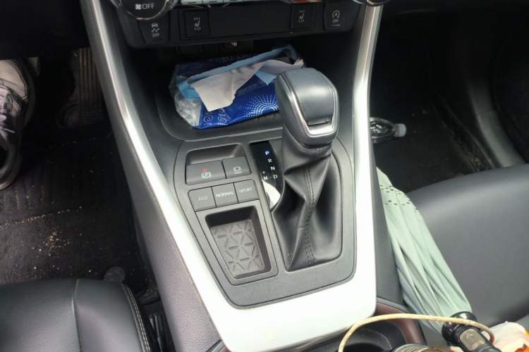 Used Toyota RAV4 2022 2.0L CVT Two-Wheel Drive Fashion Plus Edition Gear Lever