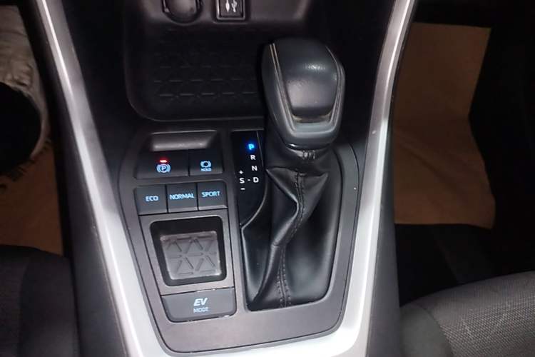 Used Toyota RAV4 2022 Dual-Engine 2.5L E-CVT Two-Wheel Drive Elite Edition Gear Lever