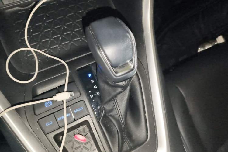 Used Toyota RAV4 2022 2.0L CVT Two-Wheel Drive Fashion Plus Edition Gear Lever