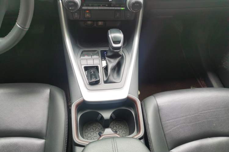 Used Toyota RAV4 2022 2.0L CVT Two-Wheel Drive Fashion Plus Edition Gear Lever