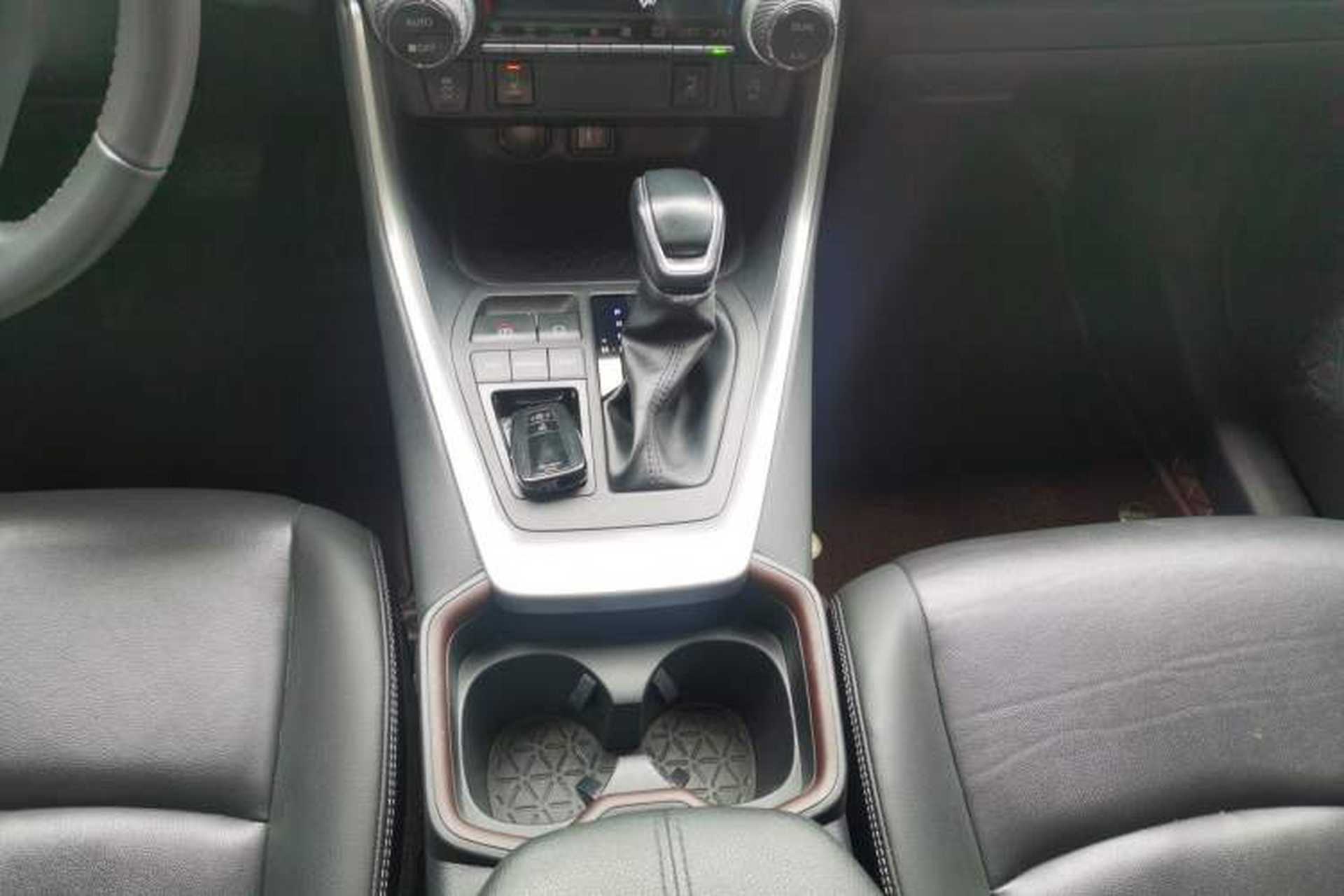 Used Toyota RAV4 2022 2.0L CVT Two-Wheel Drive Fashion Plus Edition Gear Lever