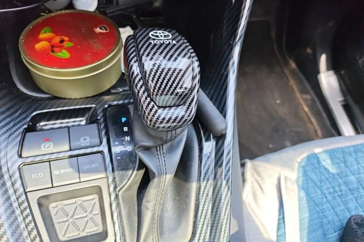 Used Toyota RAV4 2022 Dual-Engine 2.5L E-CVT Two-Wheel Drive Elite Edition Gear Lever