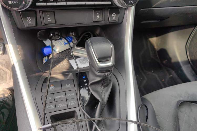 Used Toyota RAV4 2022 2.0L CVT 4x4 Style Plus Edition Gear Lever