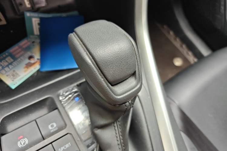 Used Toyota RAV4 2022 2.0L CVT Two-Wheel Drive Fashion Edition Gear Lever