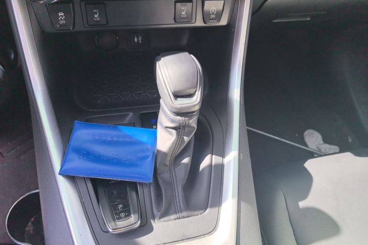 Used Toyota RAV4 2022 2.0L CVT Two-Wheel Drive Fashion Plus Edition Gear Lever