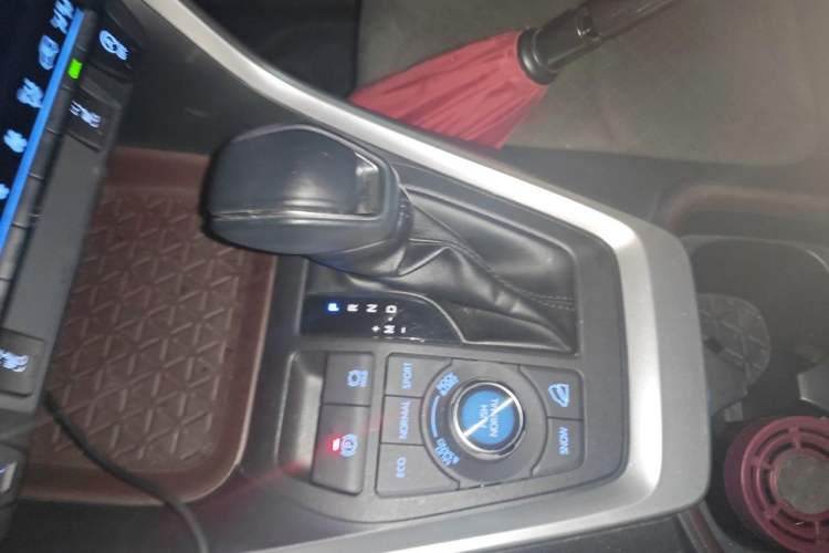 Used Toyota RAV4 2022 2.0L CVT Four-Wheel Drive Premium Edition Gear Lever