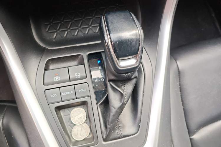 Used Toyota RAV4 2022 2.0L CVT Two-Wheel Drive Fashion Plus Edition Gear Lever