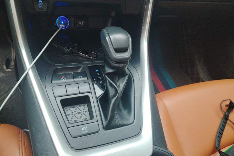 Used Toyota RAV4 2022 Dual-Engine 2.5L E-CVT Two-Wheel Drive Elite Edition Gear Lever