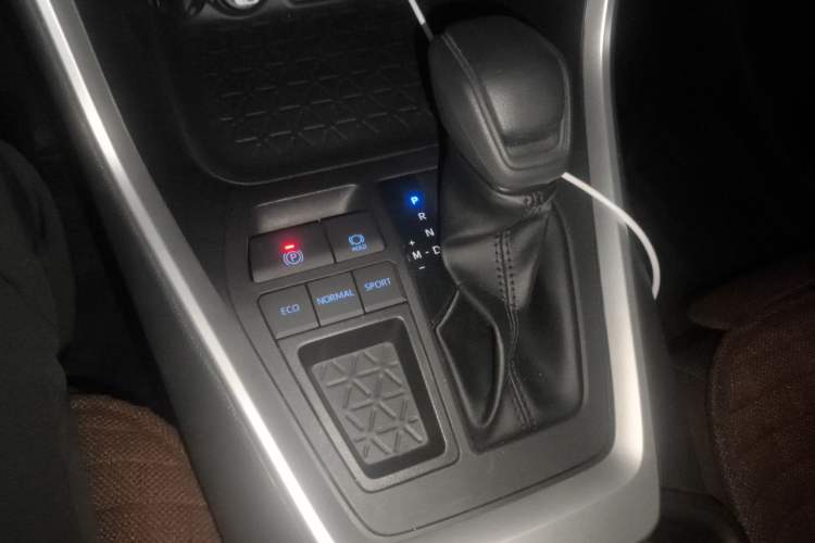Used Toyota RAV4 2022 2.0L CVT Two-Wheel Drive Urban Edition Gear Lever