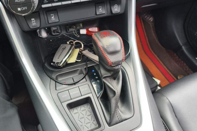 Used Toyota RAV4 2022 2.0L CVT Two-Wheel Drive Fashion Plus Edition Gear Lever