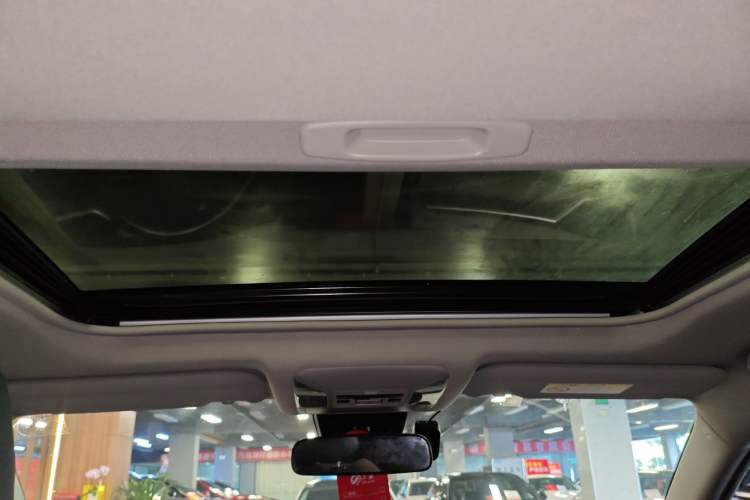 Used Toyota RAV4 2022 2.0L CVT Two-Wheel Drive Fashion Edition Headliner