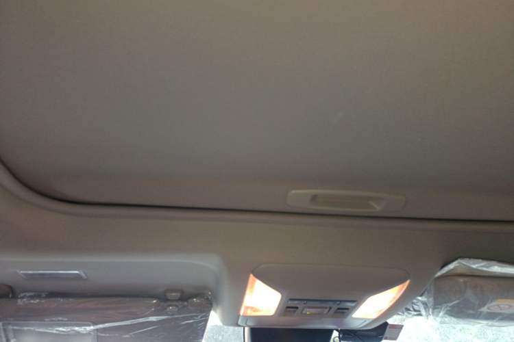 Used Toyota RAV4 2022 2.0L CVT Two-Wheel Drive Fashion Plus Edition Headliner