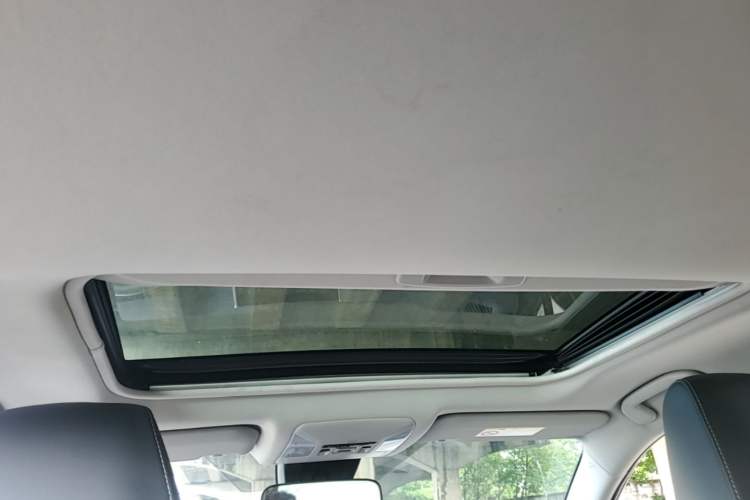 Used Toyota RAV4 2022 2.0L CVT Two-Wheel Drive Fashion Plus Edition Headliner