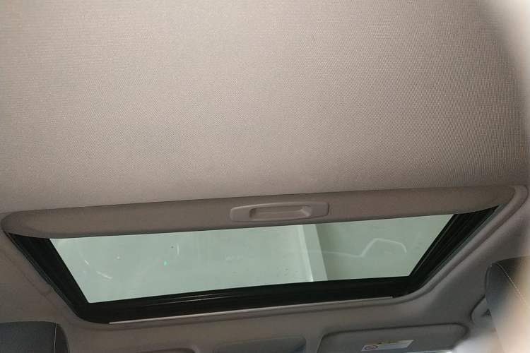 Used Toyota RAV4 2022 2.0L CVT Two-Wheel Drive Fashion Plus Edition Headliner