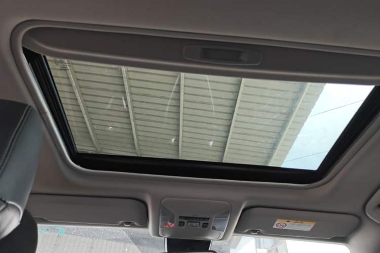 Used Toyota RAV4 2022 2.0L CVT Two-Wheel Drive Fashion Edition Headliner