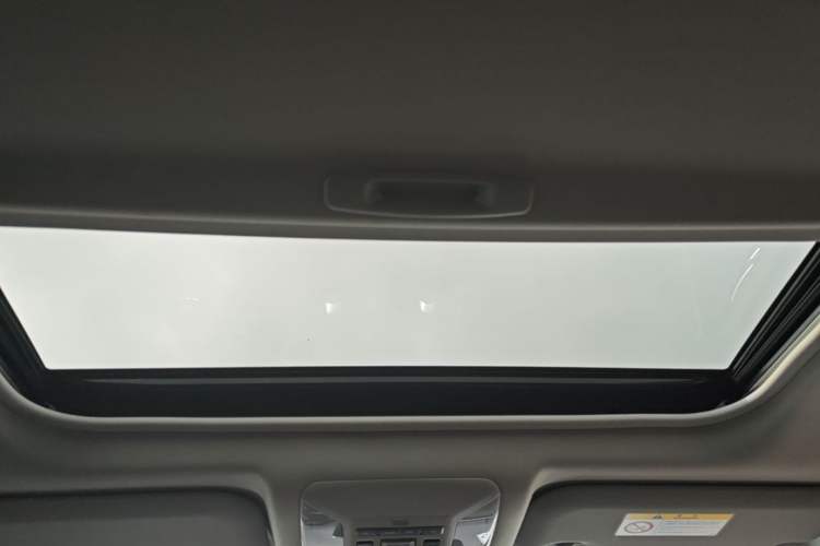Used Toyota RAV4 2022 2.0L CVT Two-Wheel Drive Fashion Plus Edition Headliner