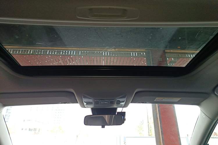 Used Toyota RAV4 2022 2.0L CVT Two-Wheel Drive Fashion Edition Headliner
