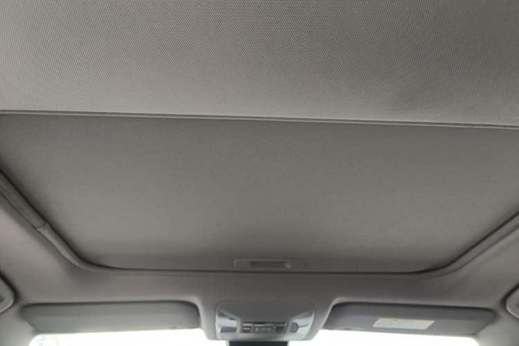 Used Toyota RAV4 2022 2.0L CVT 4x4 Style Plus Edition Headliner
