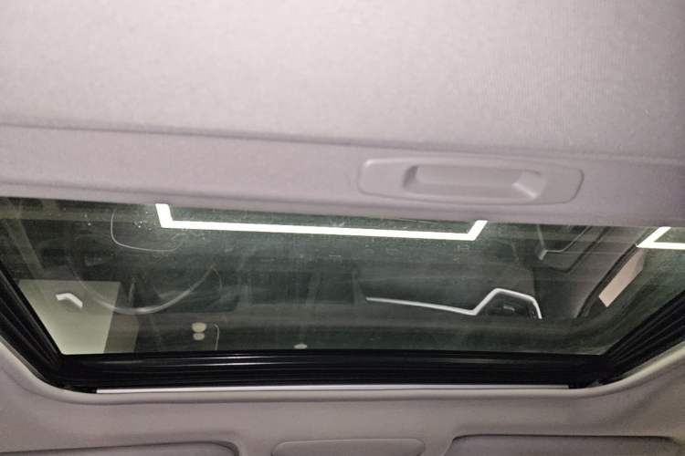 Used Toyota RAV4 2022 2.0L CVT Two-Wheel Drive Fashion Plus Edition Headliner