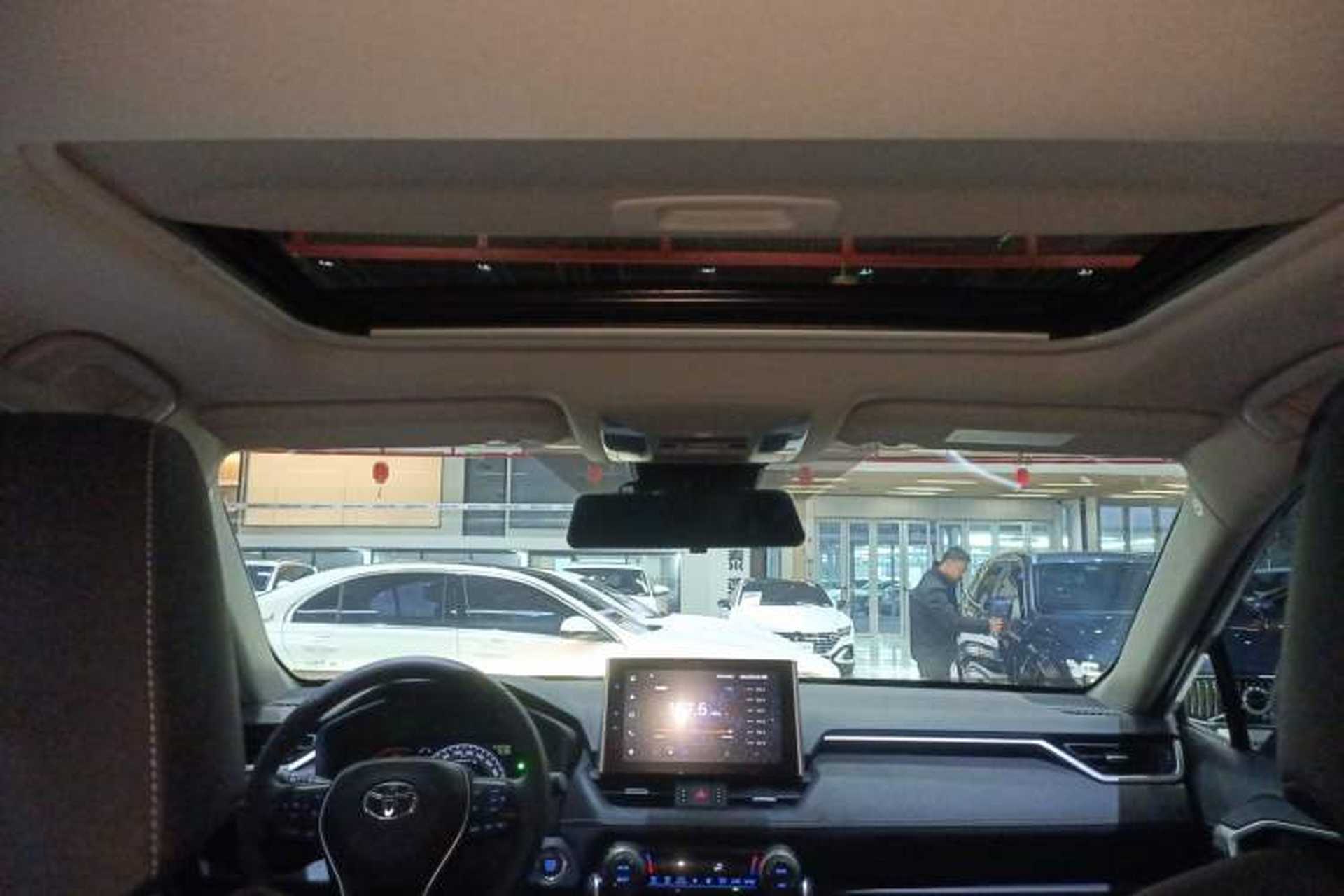 Used Toyota RAV4 2022 2.0L CVT Two-Wheel Drive Fashion Plus Edition Headliner